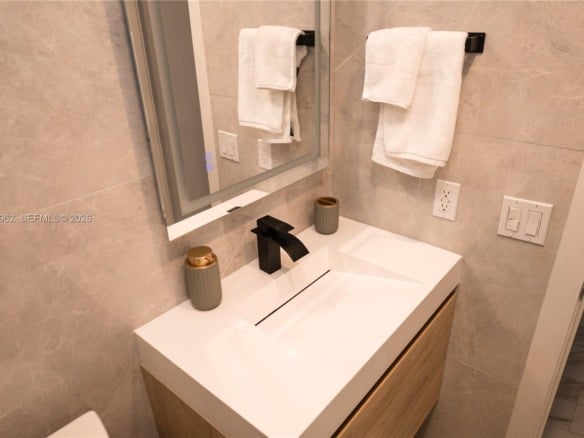 224 Meridian Ave Unit 6, Miami Beach FL 33139 — #A11854962