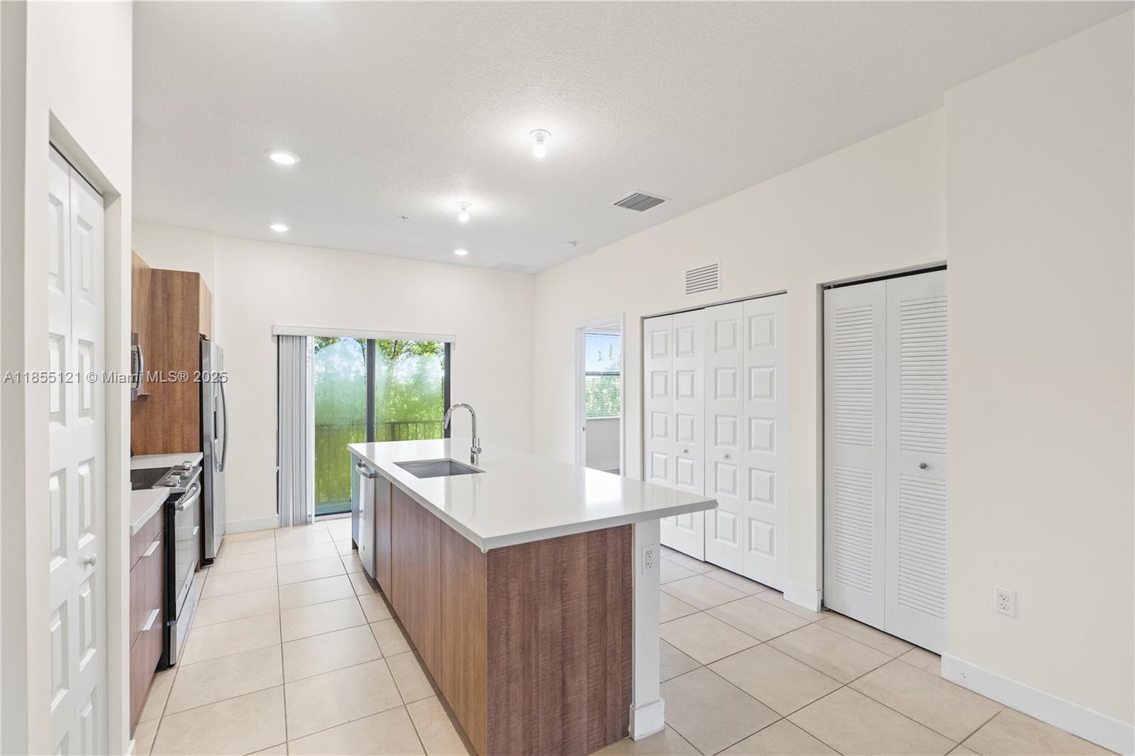 f3b61b38-6538 7831 NW 104th Ave # 22, Doral FL 33178 — #A11855121