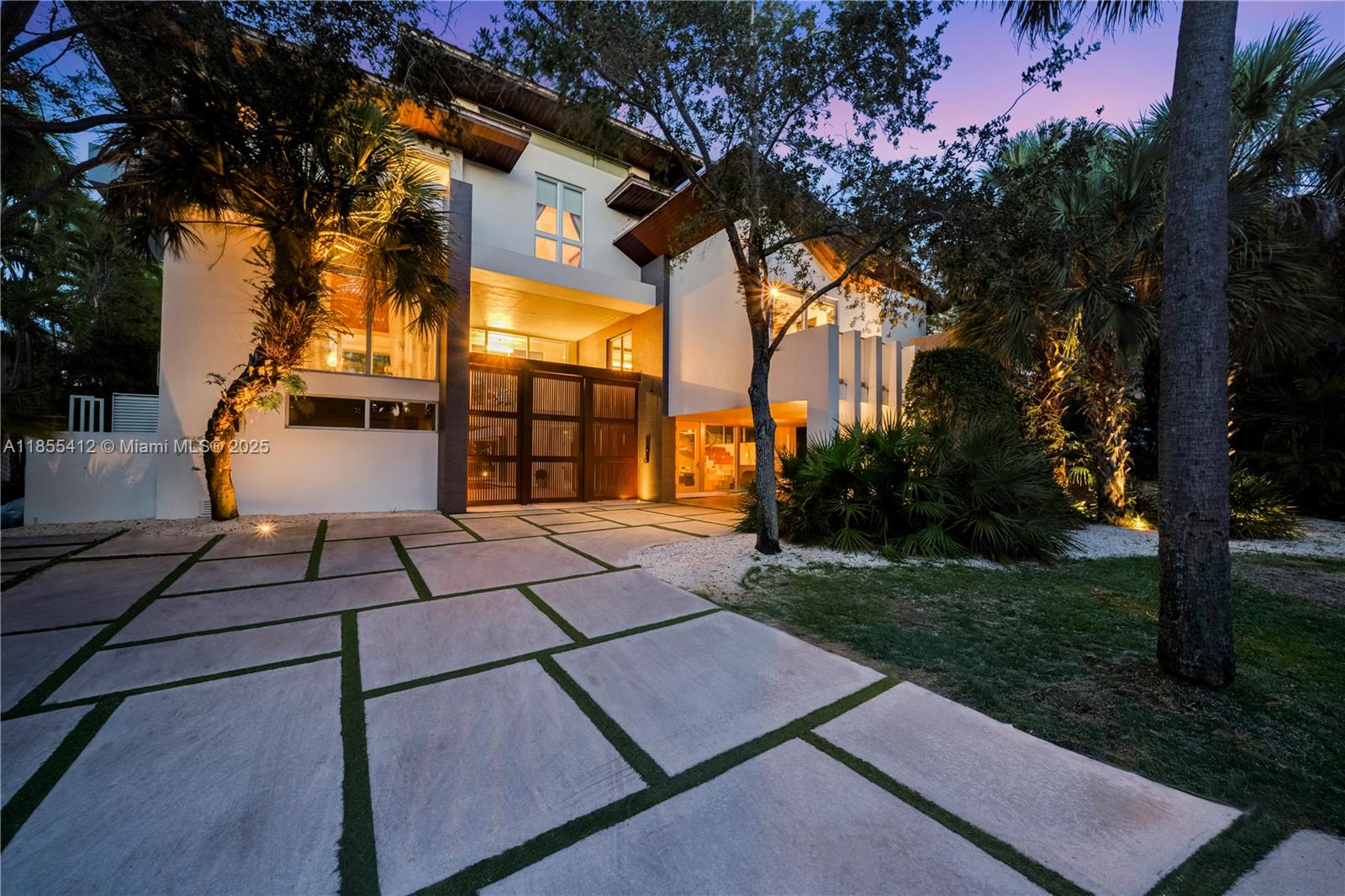 f3b61b38-6552 545 SABAL PALM, Key Biscayne FL 33149 — #A11855412