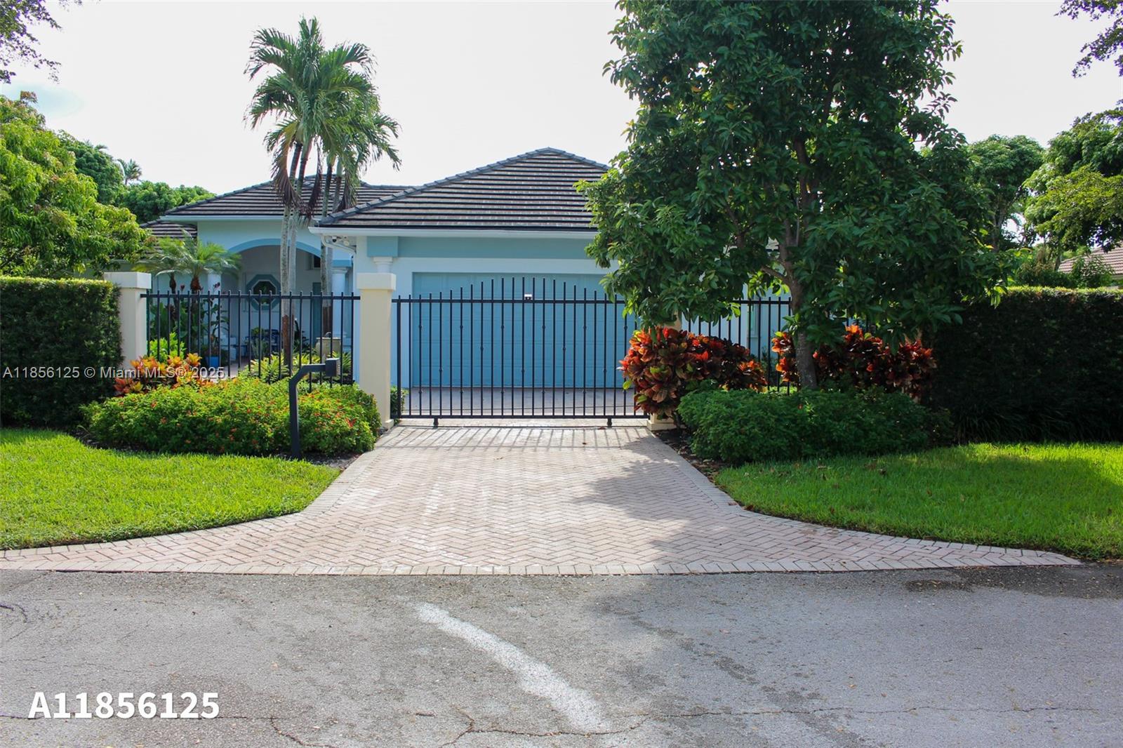 f3b61b38-6571 15255 SW 80th Ave, Palmetto Bay FL 33157 — #A11856125