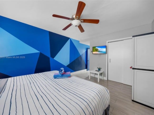 817 SW 12th St, Fort Lauderdale FL 33315 — #A11859524