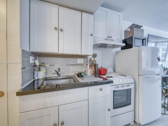 19201 Collins Ave # 822, Sunny Isles Beach FL 33160 — #A11859775