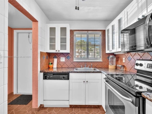 8020 N Sunrise Lakes Dr # 110, Sunrise FL 33322 — #A11859905