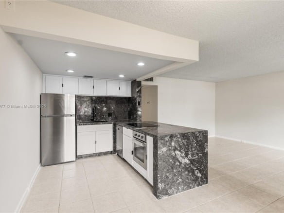 251 SW 132 way # 114H, Pembroke Pines FL 33027 — #A11860077