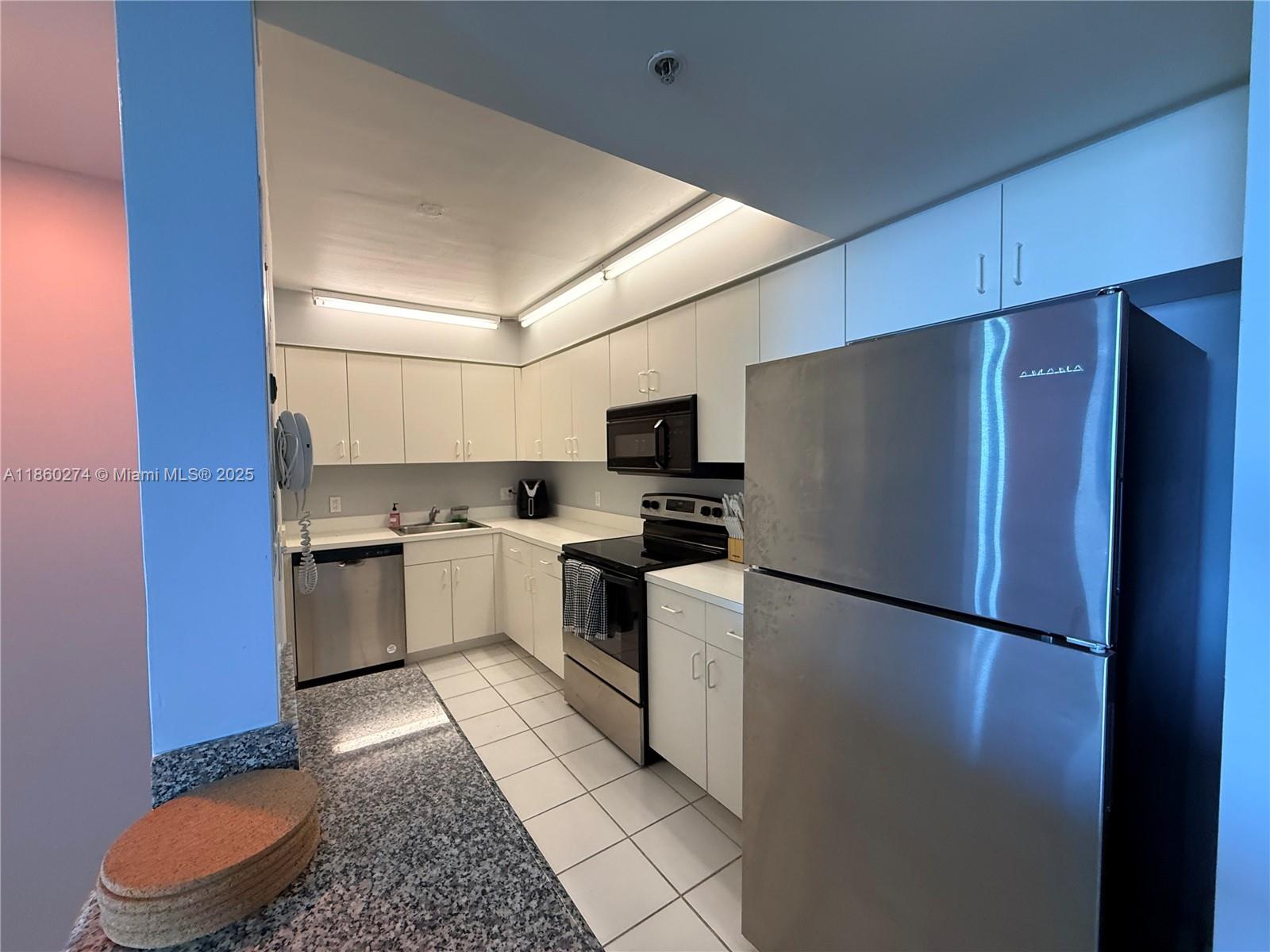 f3b61b38-6755 800 Claughton Island Dr # 703, Miami FL 33131 — #A11860274