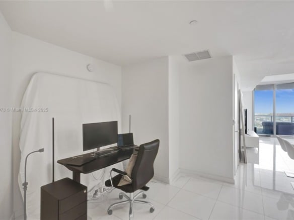851 NE 1st Ave # 3800, Miami FL 33132 — #A11860978
