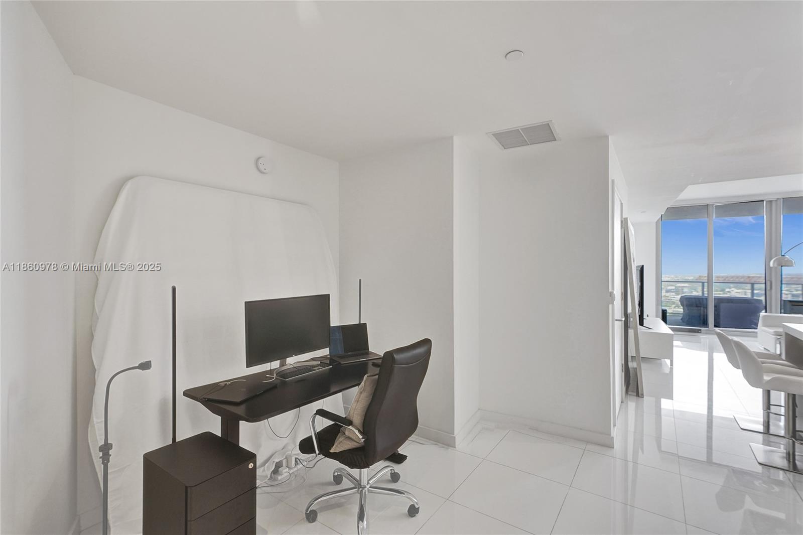 851 NE 1st Ave # 3800, Miami FL 33132 — #A11860978