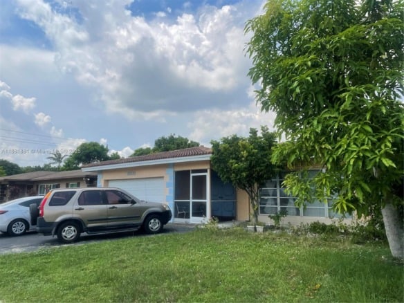 8203 NW 73rd Ter, Tamarac FL 33321 — #A11861881