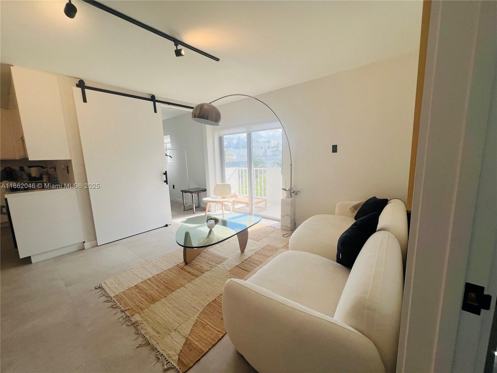 f3b61b38-6812 240 Collins Ave # 4A, Miami Beach FL 33139 — #A11862046