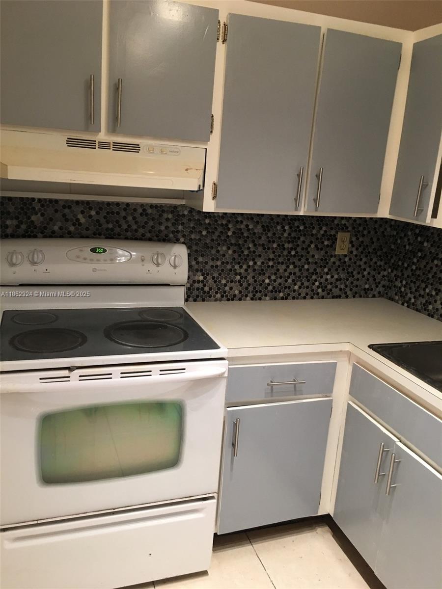 f3b61b38-6856 3582 NE 171st St # 203, North Miami Beach FL 33160 — #A11862924