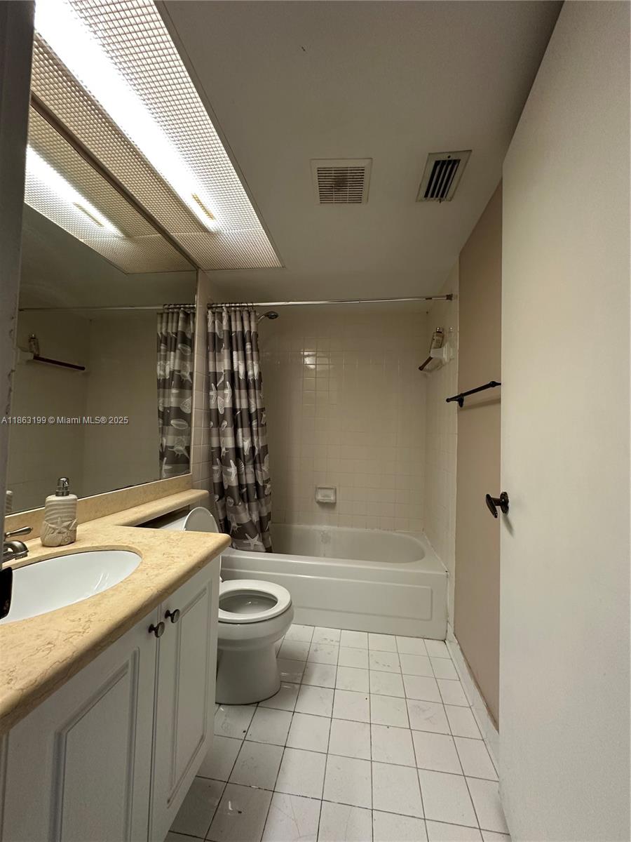 f3b61b38-6870 2653 SE 20th Ct # D, Homestead FL 33035 — #A11863199