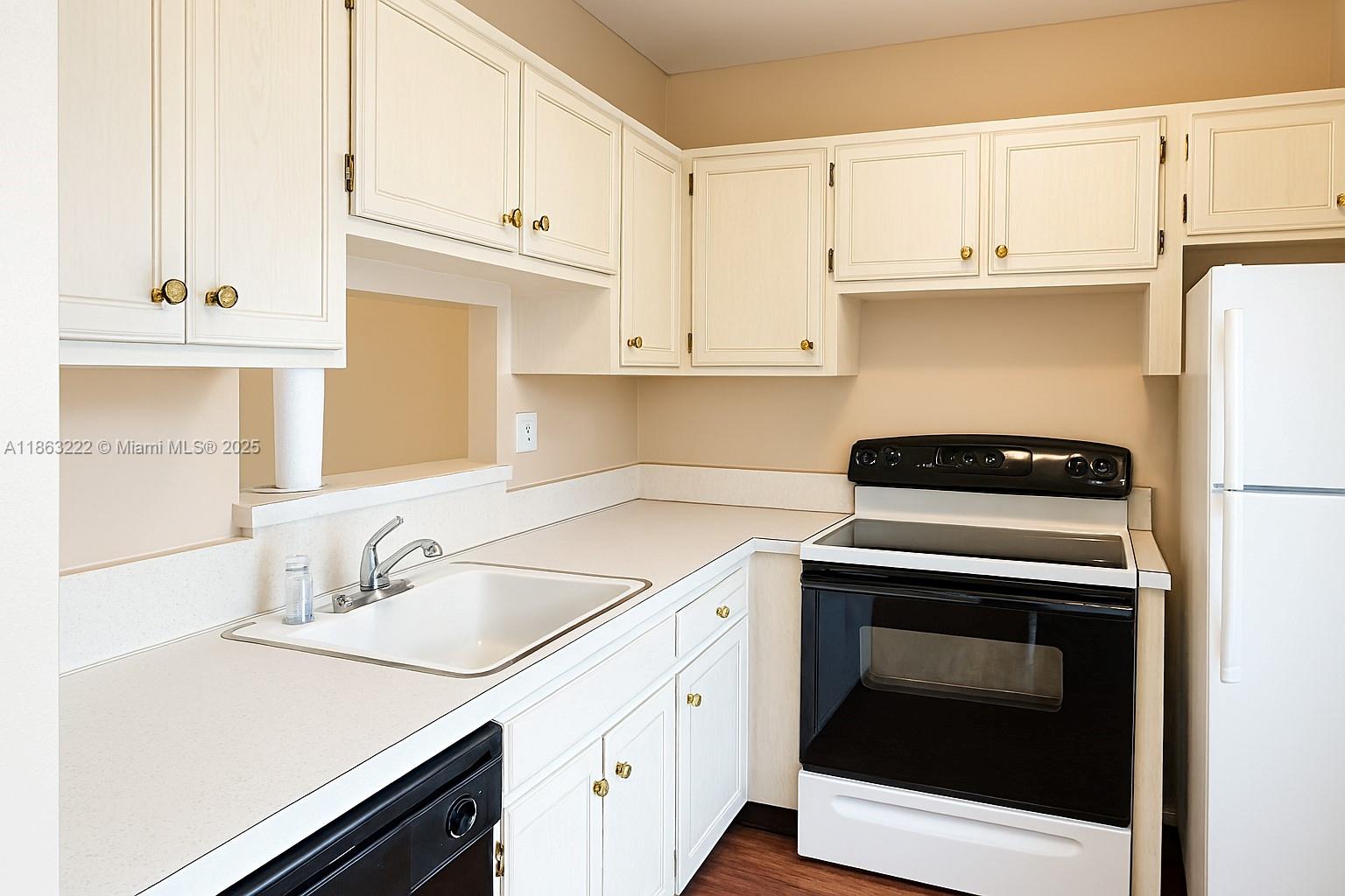 f3b61b38-6871 5071 W Oakland Park Blvd # 103, Lauderdale Lakes FL 33313 — #A11863222