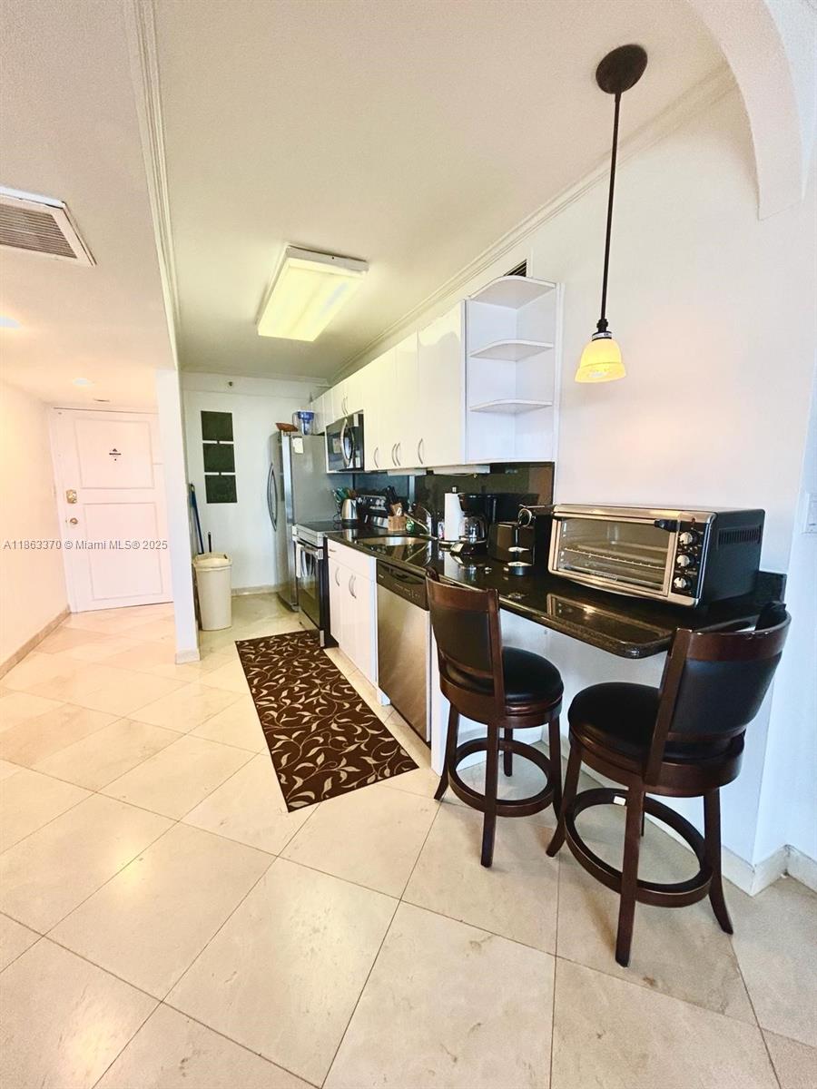 f3b61b38-6883 100 Lincoln Rd # 1034, Miami Beach FL 33139 — #A11863370