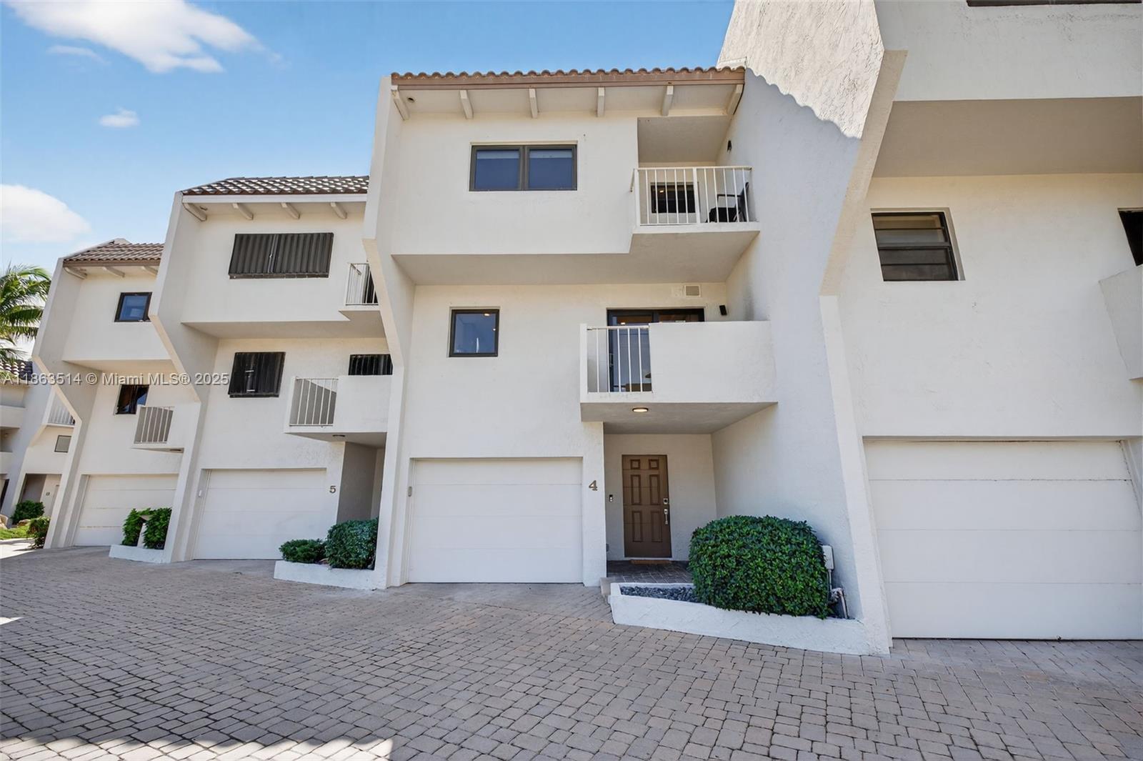 f3b61b38-6888 1223 Hillsboro Mile # 4, Hillsboro Beach FL 33062 — #A11863514
