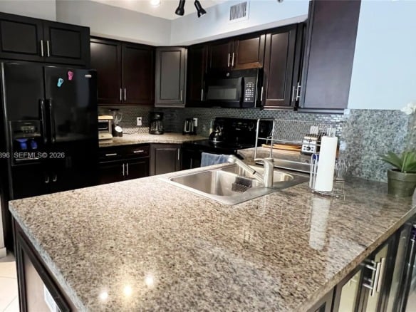 19555 E Country Club Dr # 8305, Aventura FL 33180 — #A11863896