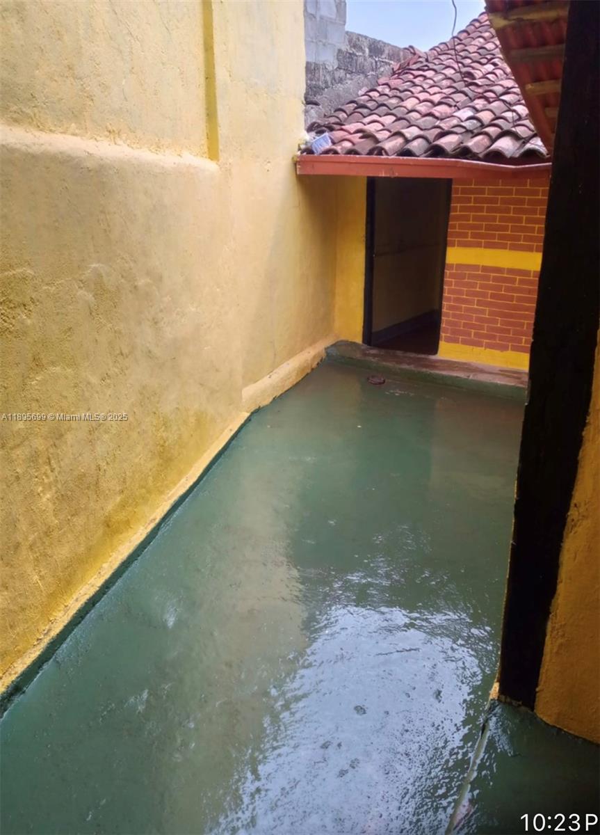 S De la iglesia xalteva 2 C al sur 1/2 al lago, Gr — #A11895699