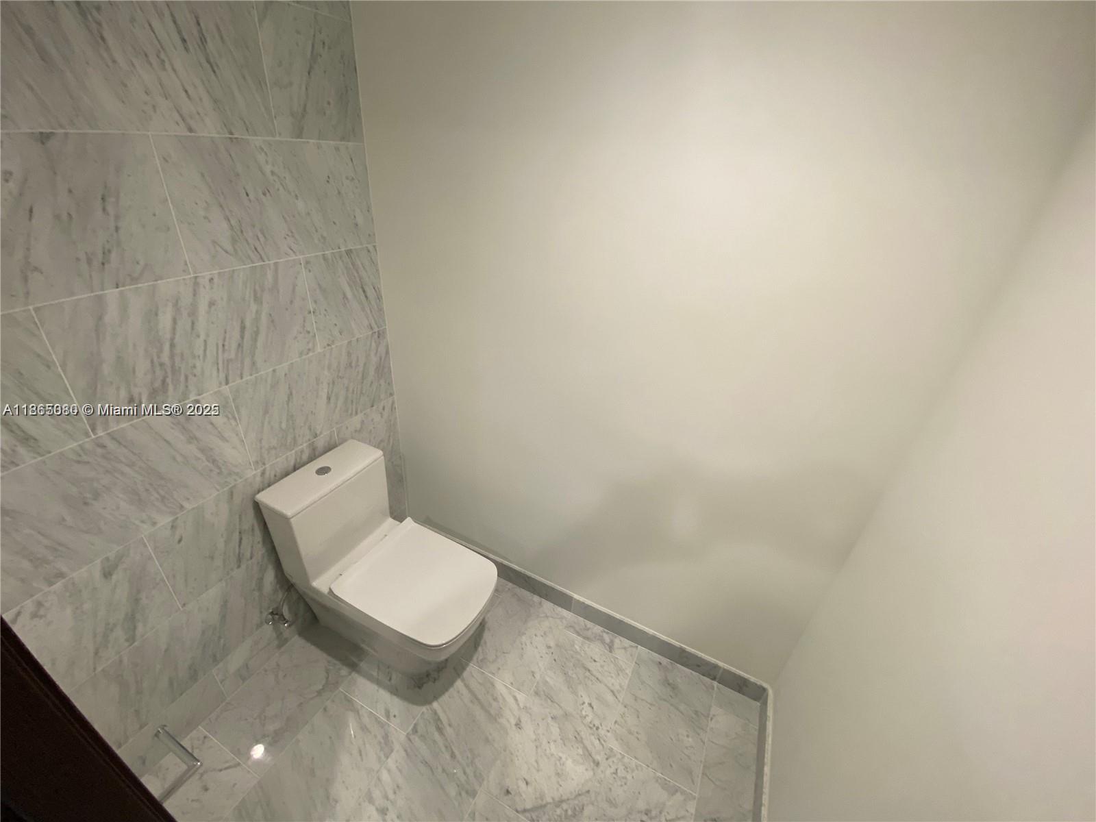 1000 Brickell Plz # 3010, Miami FL 33131 — #A11865080