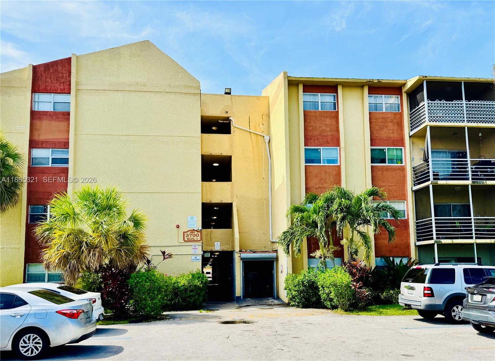 f3b61b38-6980 3700 NW 21st St # 109, Lauderdale Lakes FL 33311 — #A11865321