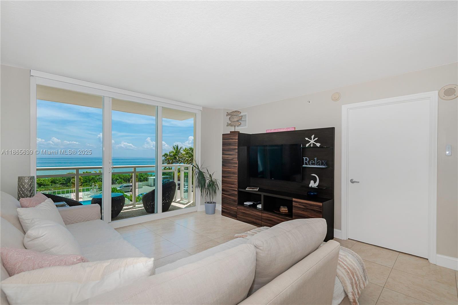 f3b61b38-6992 6917 Collins Ave # 511, Miami Beach FL 33141 — #A11865639
