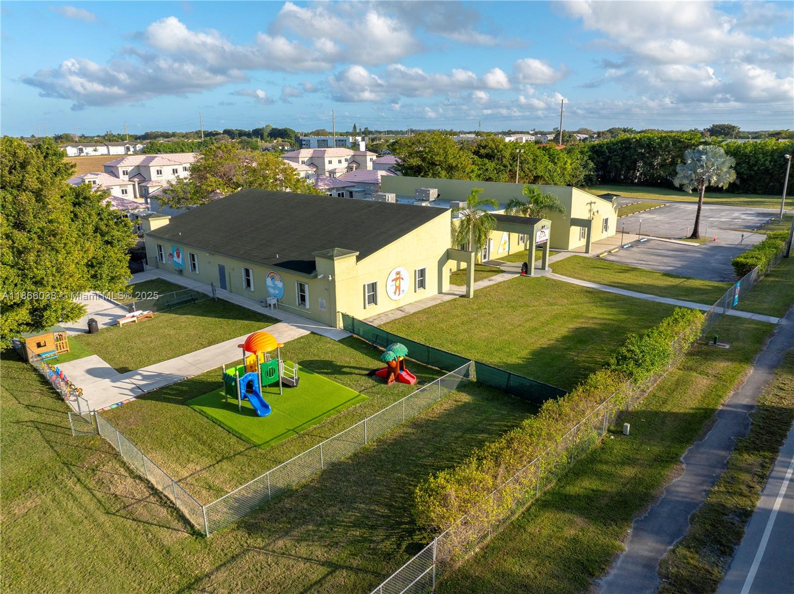 f3b61b38-7010 1200 NE 8th St, Homestead FL 33033 — #A11866038