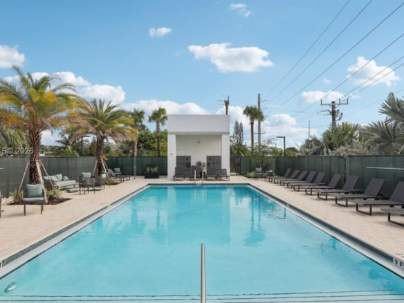 4465 Griffin Road # B5, Davie FL 33314 — #A11866503