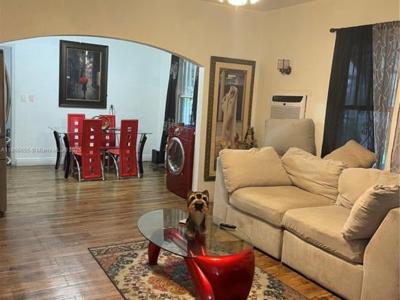 404 NW 23rd Ct, Miami FL 33125 — #A11866655