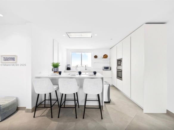 Eagle Beach NW Eagle Beach # 2A, AU AUA — #A11868698
