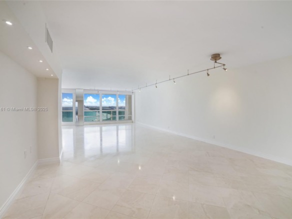 2100 S Ocean Ln # 2007, Fort Lauderdale FL 33316 — #A11870161