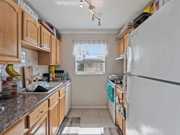 200 Croton Ave # 111, Lantana FL 33462 — #A11870153