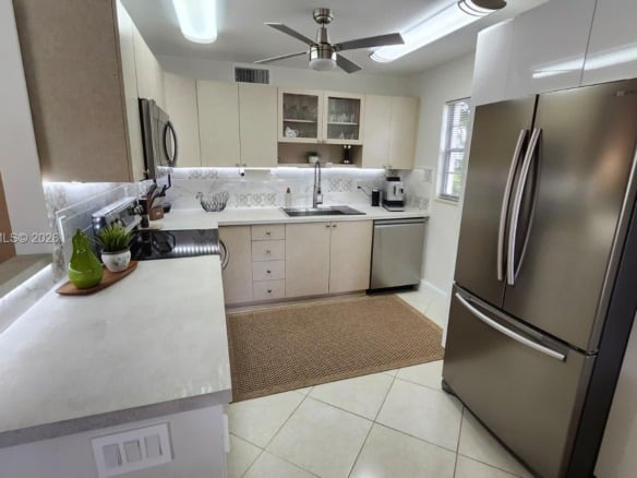 2001 Ventnor G # 2001, Deerfield Beach FL 33442 — #A11870378