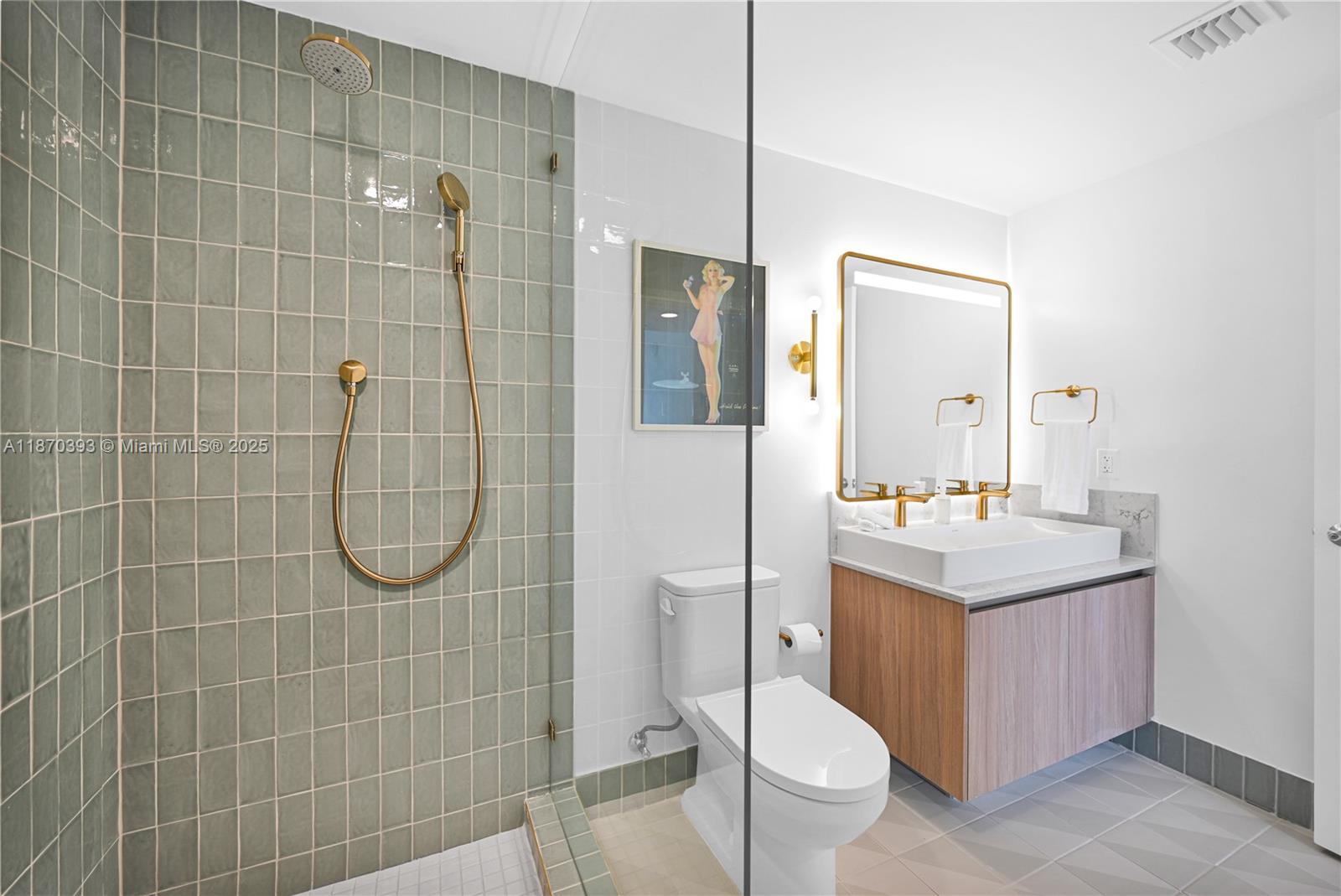 f3b61b38-7179 159 NE 6th St # 3901, Miami FL 33132 — #A11870393
