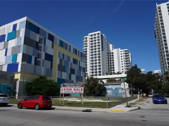 215 NE 25 STREET, Miami FL 33137 — #A11870480