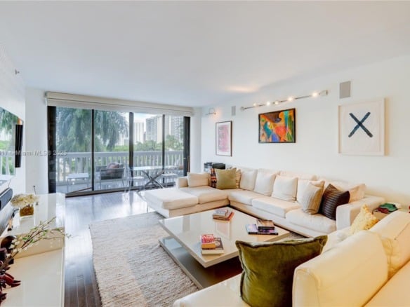 2000 Island Blvd # 710, Aventura FL 33160 — #A11870617