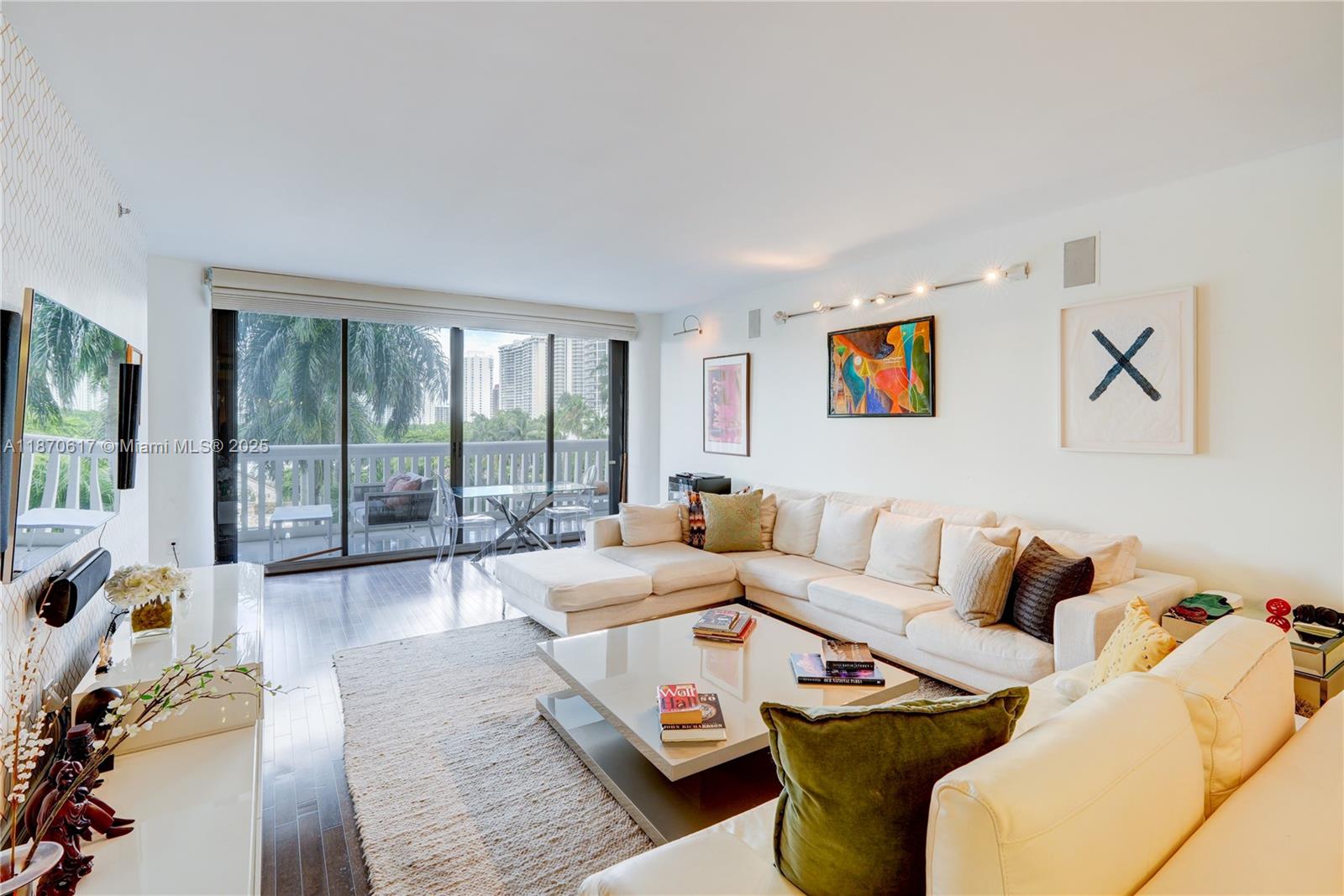 f3b61b38-7199 2000 Island Blvd # 710, Aventura FL 33160 — #A11870617
