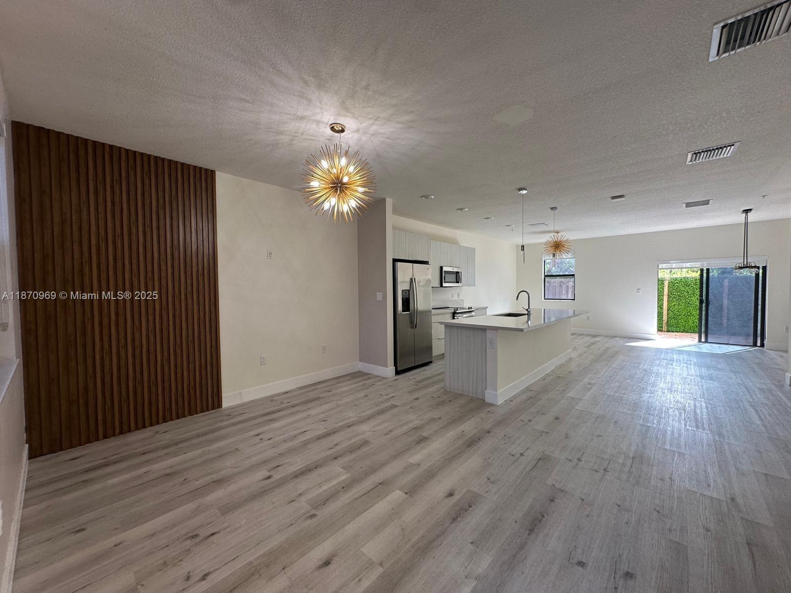 f3b61b38-7213 10413 NW 82nd St # 9, Doral FL 33178 — #A11870969