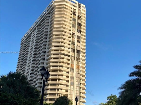 1000 W Island Blvd # 712, Aventura FL 33160 — #A11870967