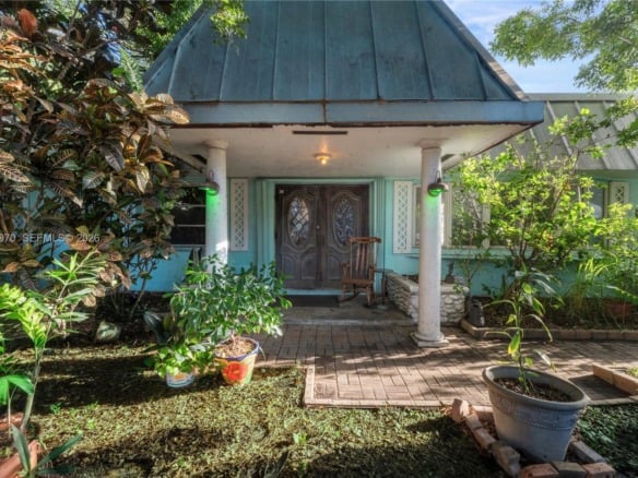 3260 Lakeview Dr, Pompano Beach FL 33062 — #A11871070
