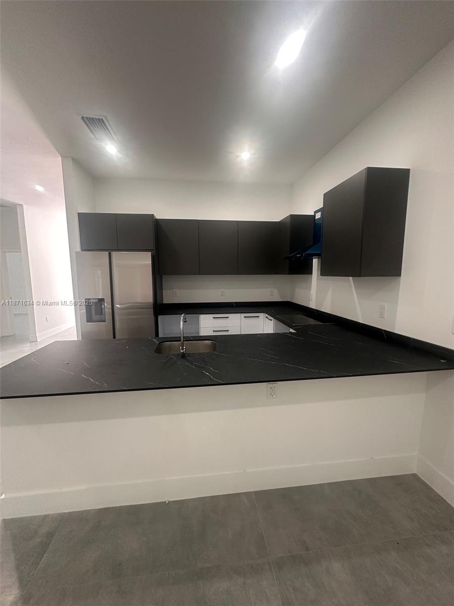 f3b61b38-7255 2423 NW 23rd Ln, Fort Lauderdale FL 33311 — #A11871634