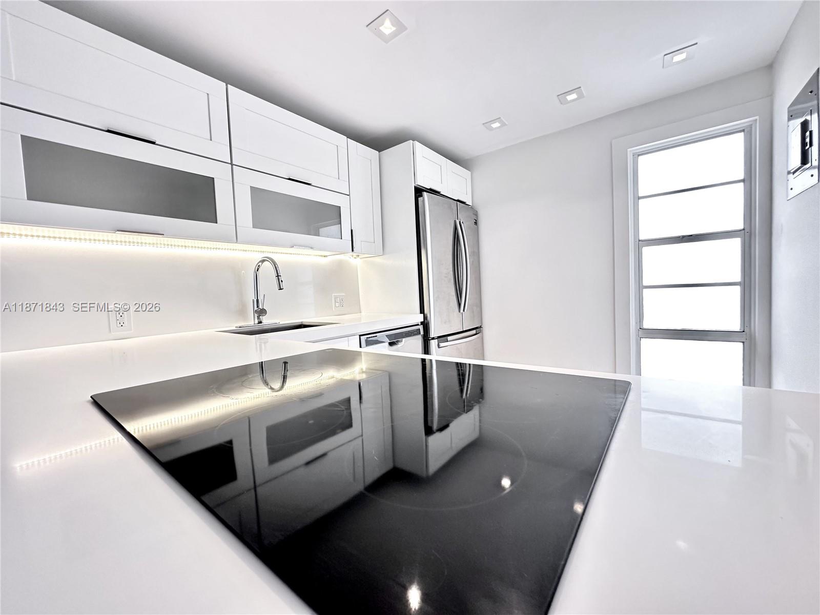 f3b61b38-7264 3301 N Country Club Dr # 410, Aventura FL 33180 — #A11871843