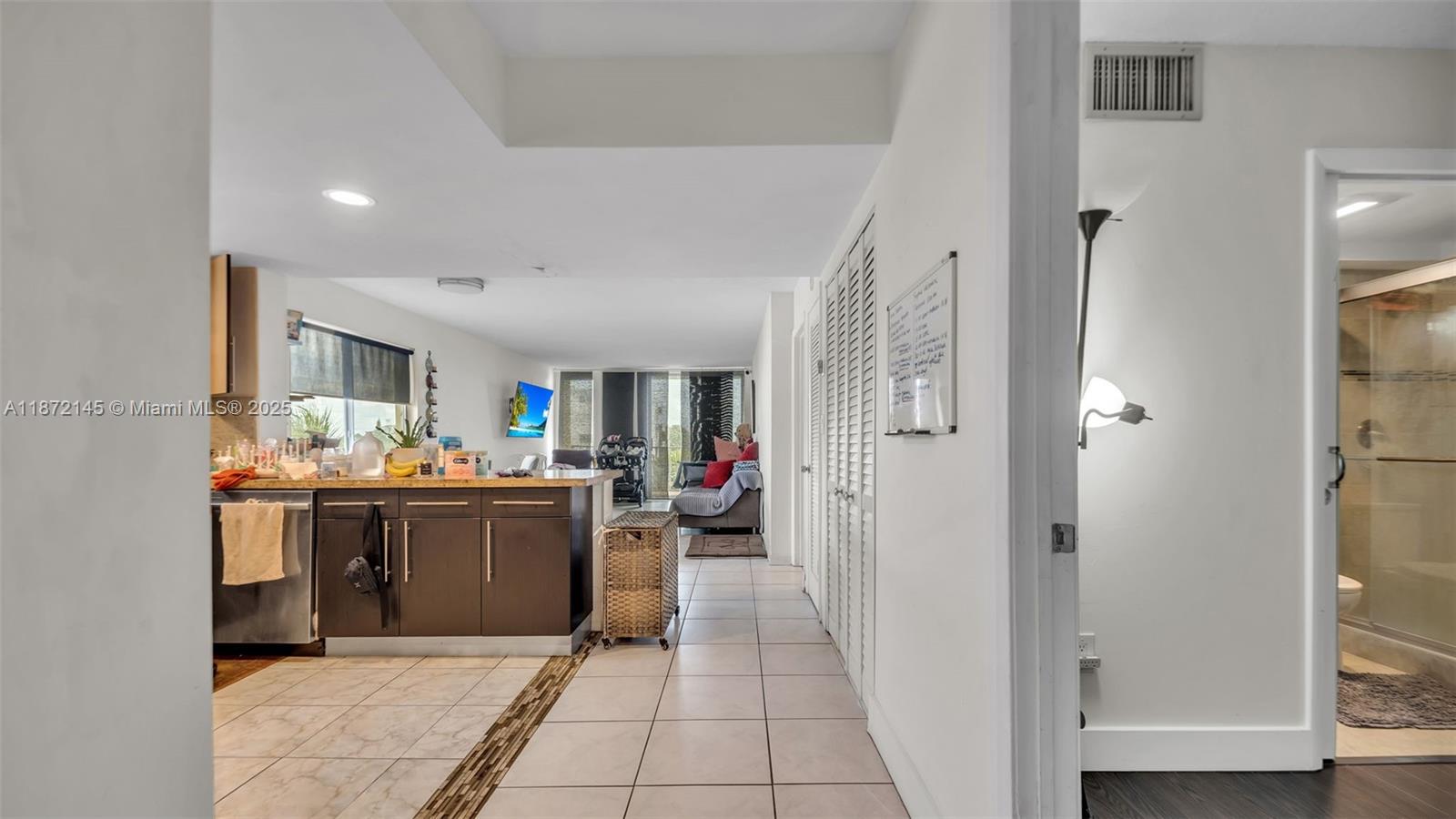 f3b61b38-7278 8001 Crespi Blvd # 4B, Miami Beach FL 33141 — #A11872145