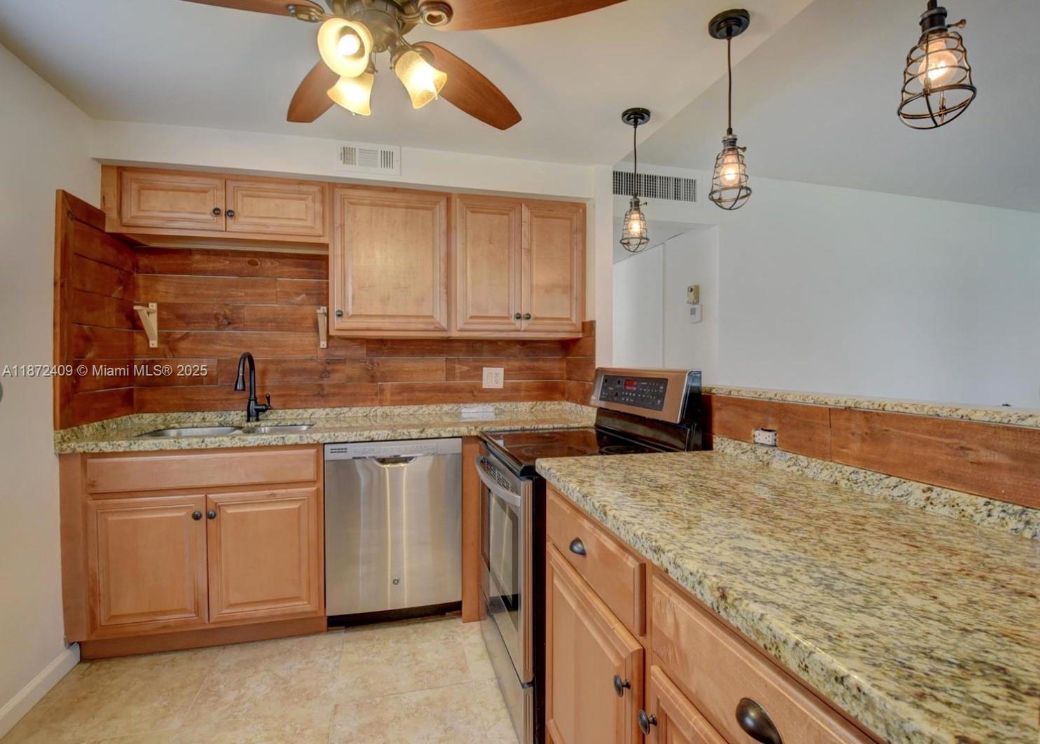 21 Saxony A # 21, Delray Beach FL 33446 — #A11872409