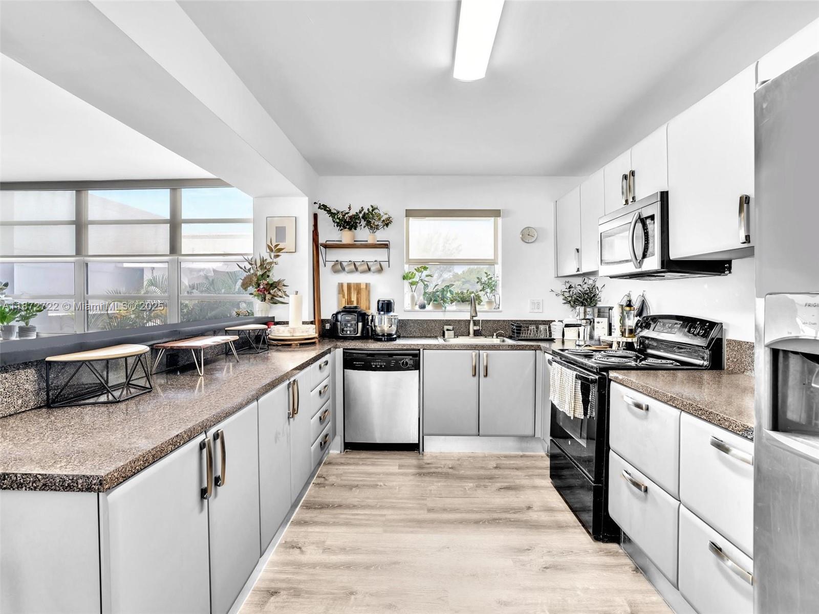 f3b61b38-7305 2780 NE 183rd St # 302, Aventura FL 33160 — #A11872722