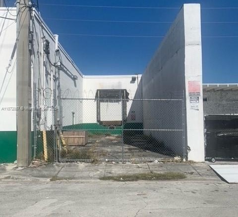 1395 NW 22nd St, Miami FL 33142 — #A11872857