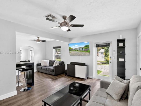 708 SW 19th St, Fort Lauderdale FL 33315 — #A11872884