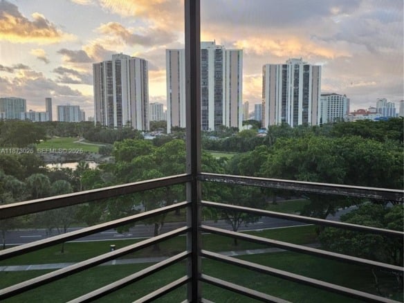 20400 W Country Club Dr # 711, Aventura FL 33180 — #A11873026