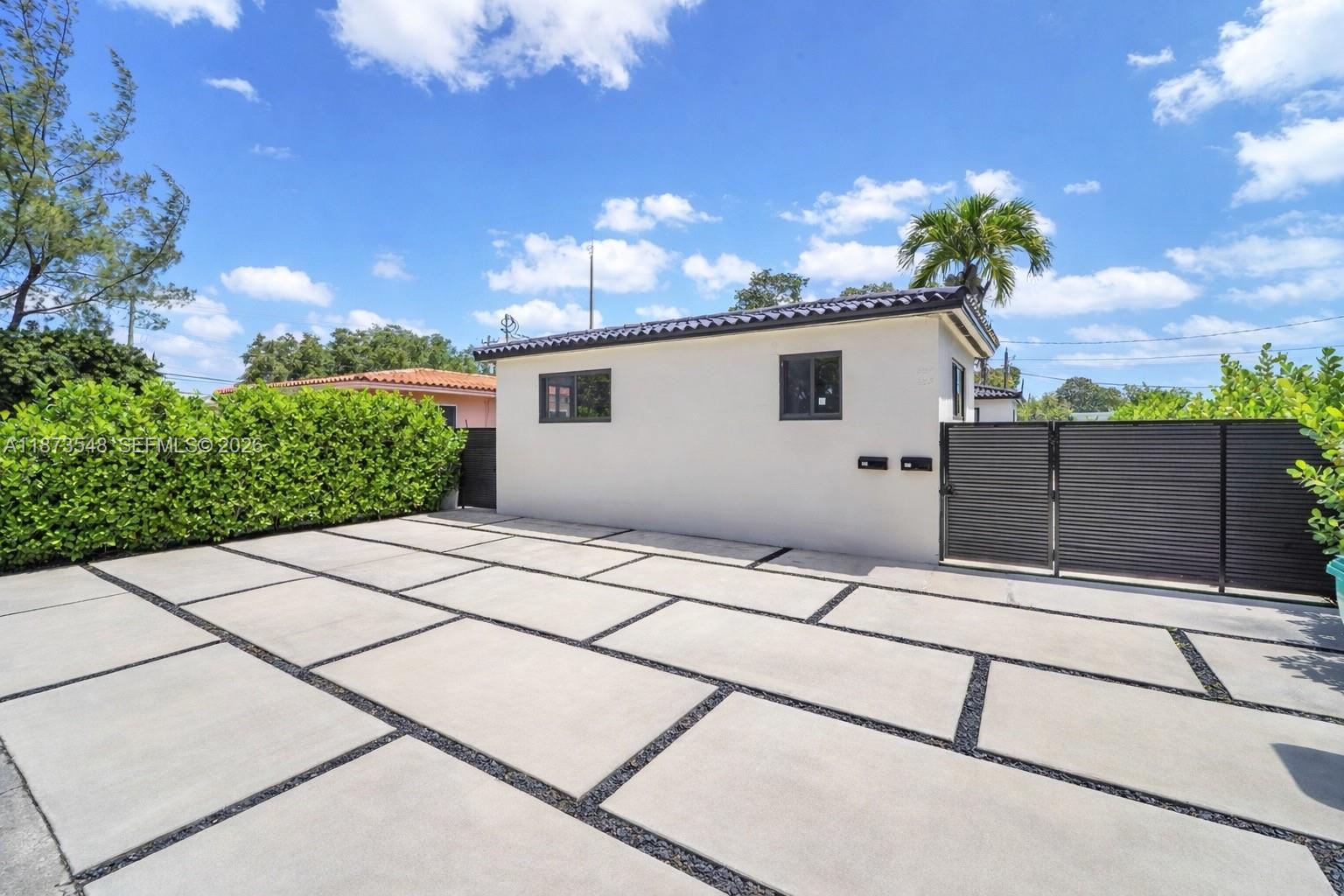 f3b61b38-7346 621 SW 33RD AVENUE, Miami FL 33135 — #A11873548
