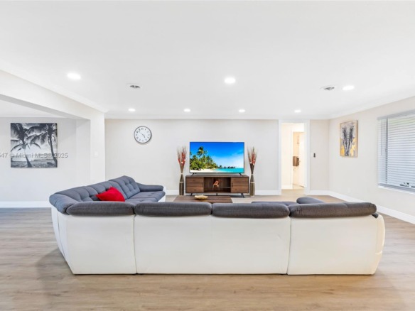 5740 NE 19th Ave, Fort Lauderdale FL 33308 — #A11873547
