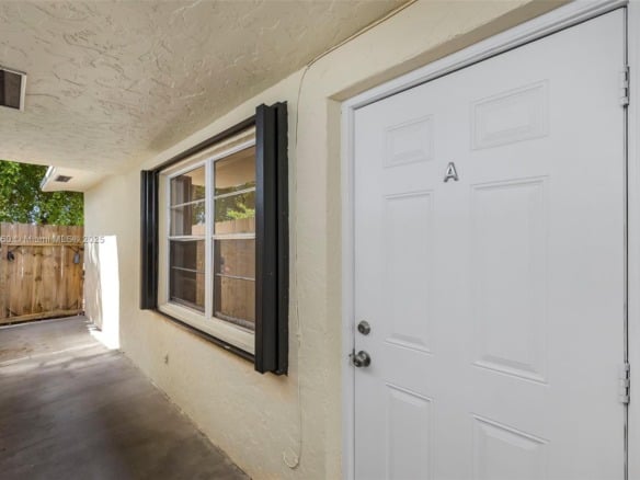 2033 Dewey St, Hollywood FL 33020 — #A11873860
