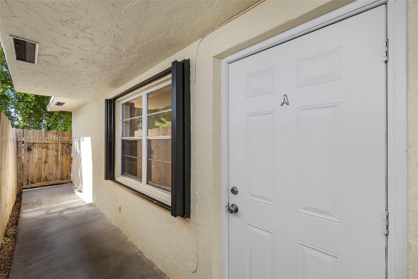 2033 Dewey St, Hollywood FL 33020 — #A11873860
