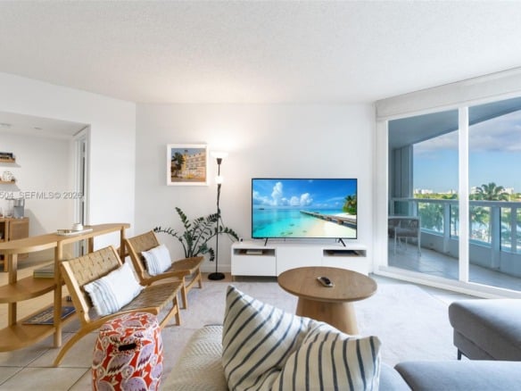 21055 Yacht Club Dr # 605, Aventura FL 33180 — #A11874504